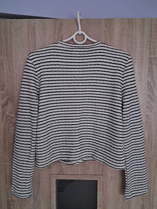 Biało-czarny sweterek w paski r. S