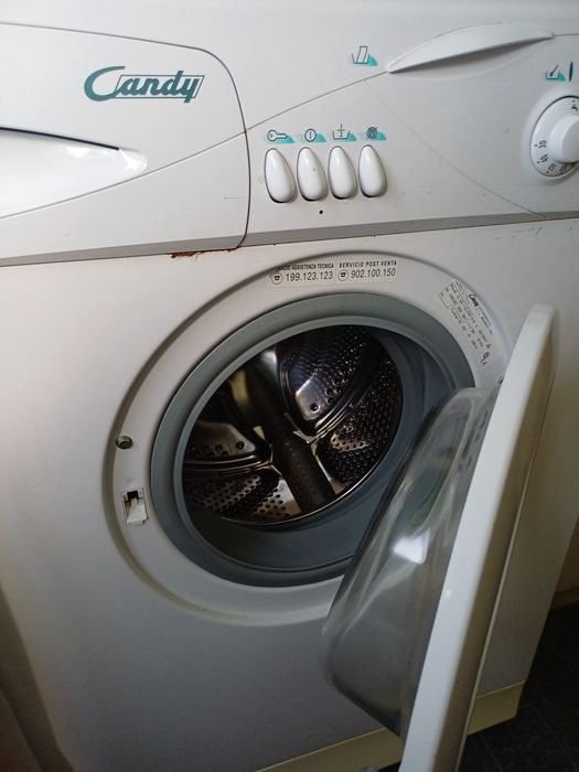 Máquina de lavar roupa,em ótimo estado,a funcionar 5k
