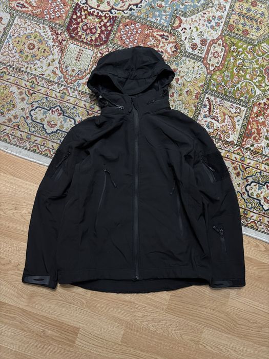 Тактична куртка на флісі софтшел з капюшоном під шеврони військова