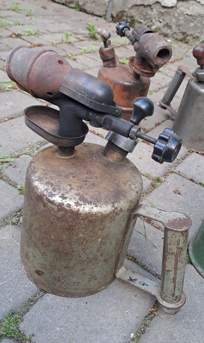 Паяльні   лампи .