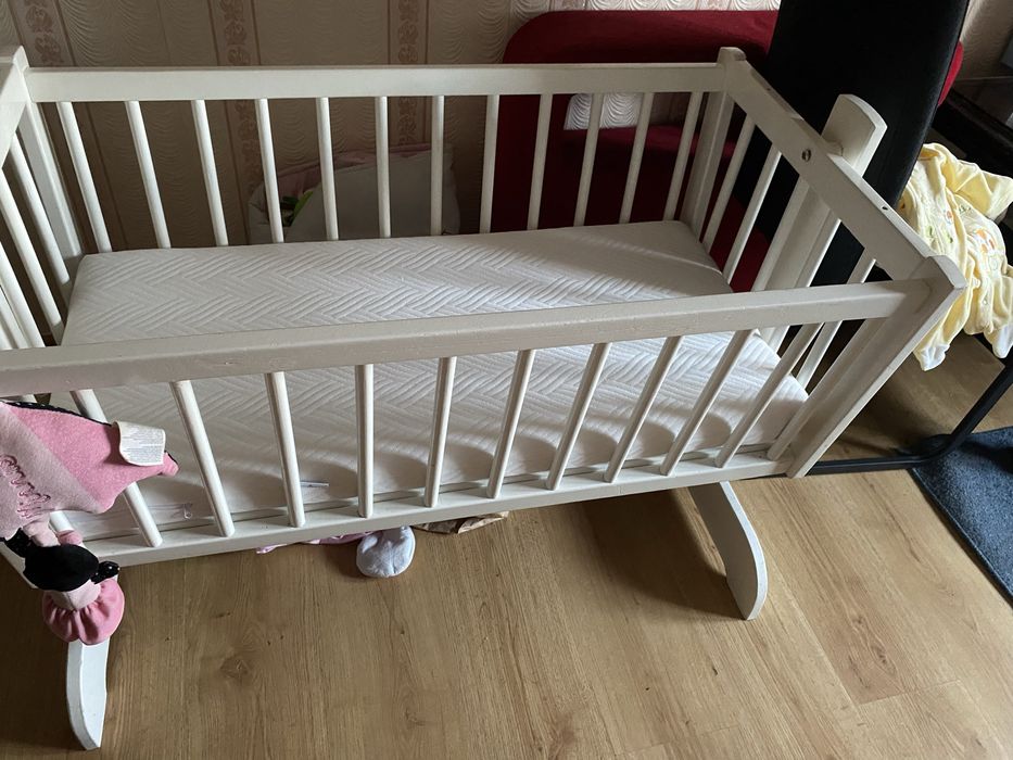 Kołyska z materacem