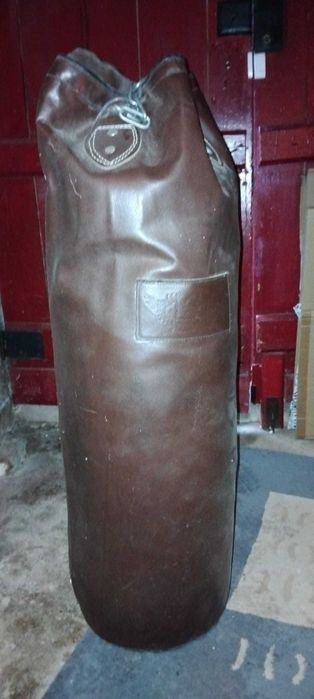 Saco de Boxe de pendurar em Pele Castanha