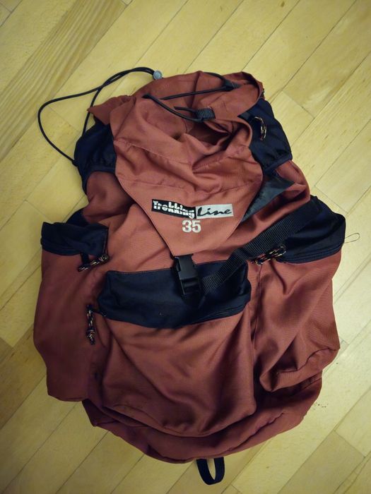 Легкий туристичний рюкзак