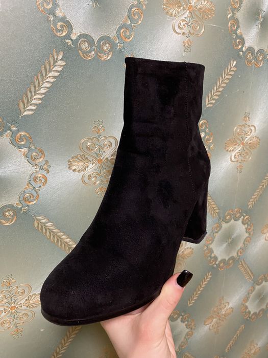 Демисезонные ботинки на каблуке