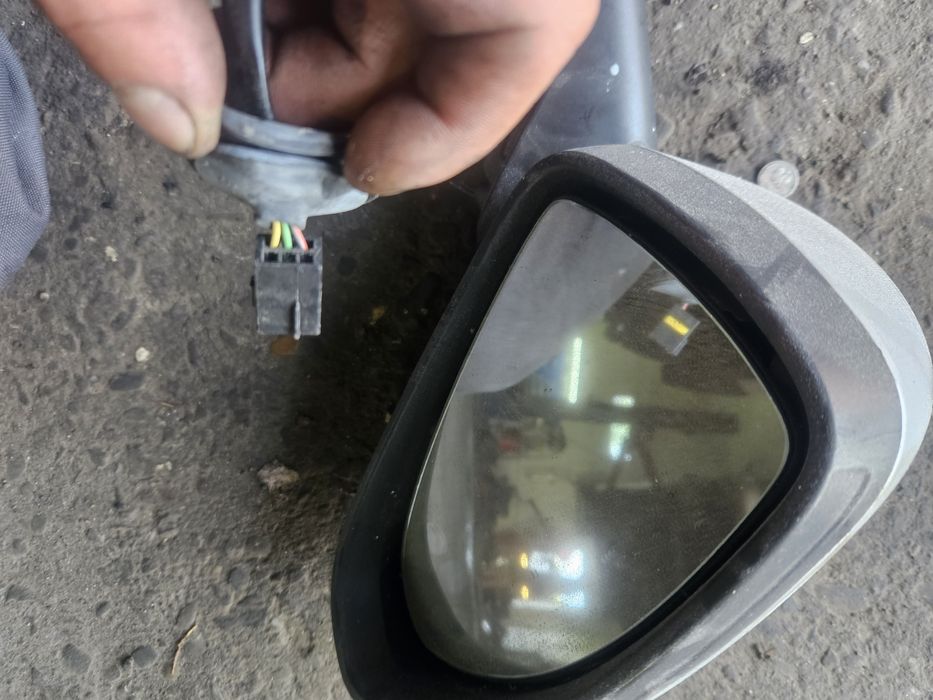 Corsa d Lusterko prawe