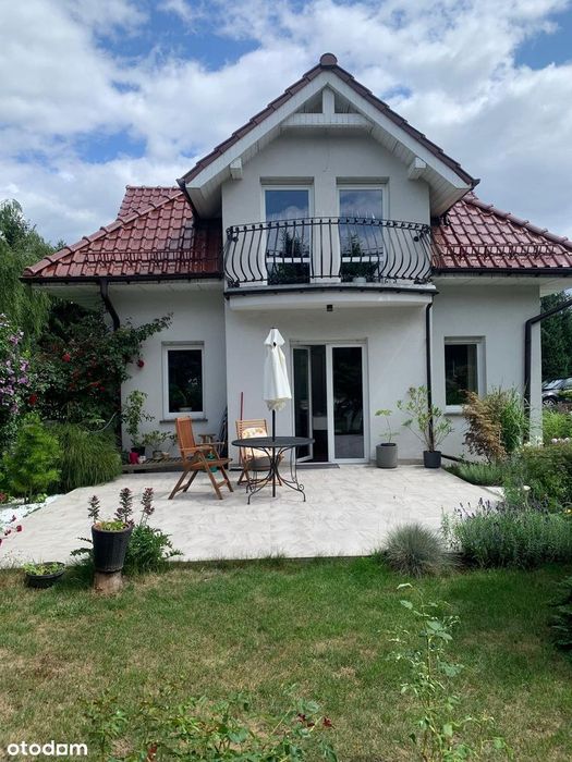 Komfortowy dom z pięknym ogrodem w Pełczycach – bez prowizji!