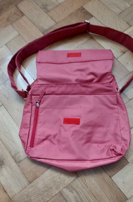 Torebka damska na długim pasku