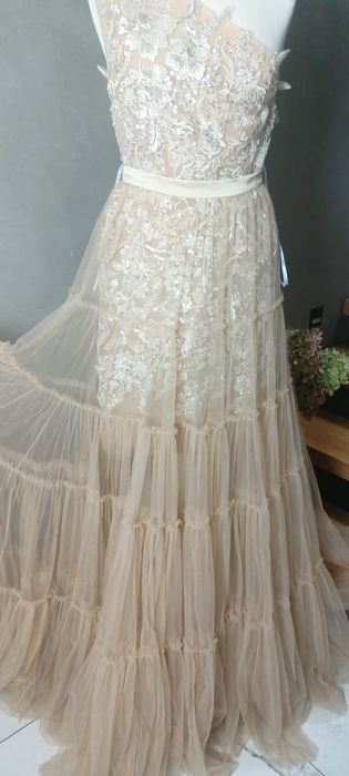 Dwuczęściowa, asymetryczna suknia ślubna