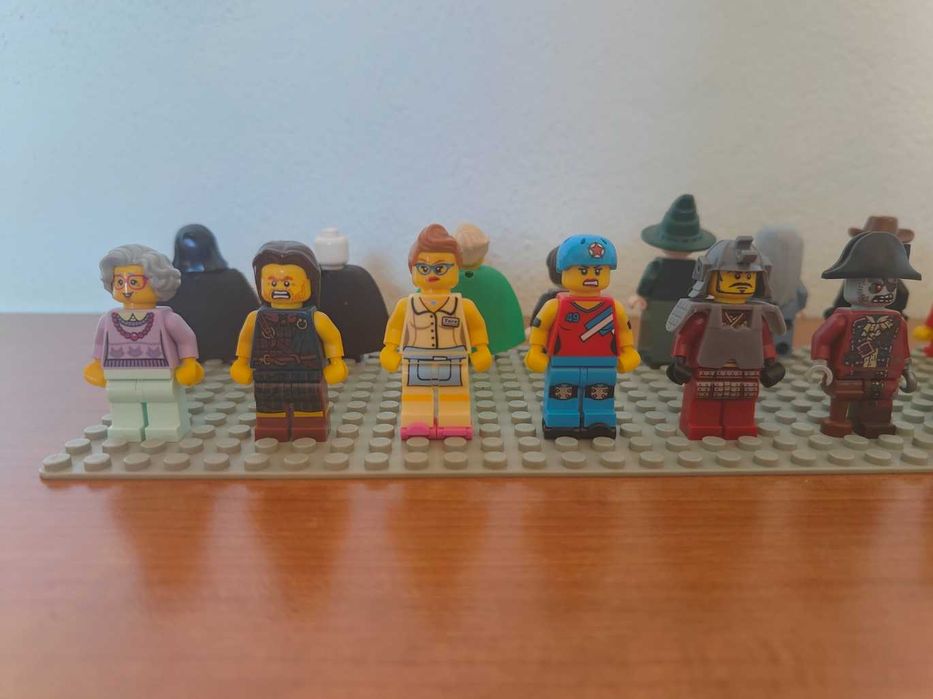 Lot of LEGO Minifigures from Various Themes, €5 Each64564119125635122