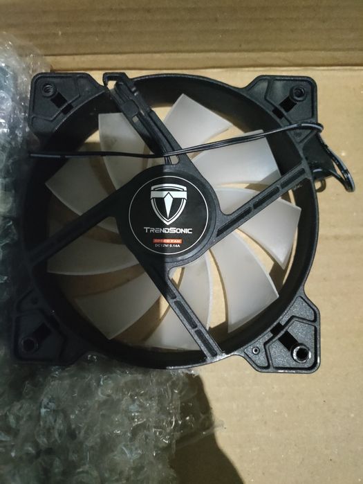 Продам корпусные кулера с Rgb подсветкой. Molex