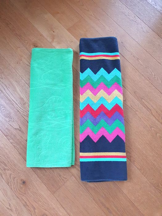 Dwa duże ręczniki kąpielowe plażowe