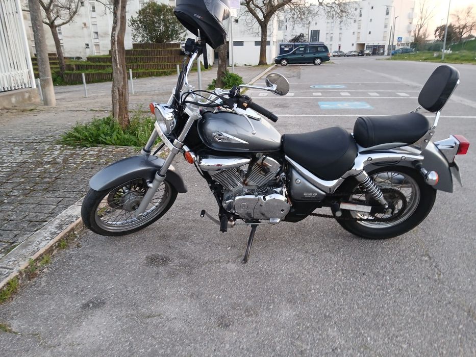 Moto suzuki intruder VL 250