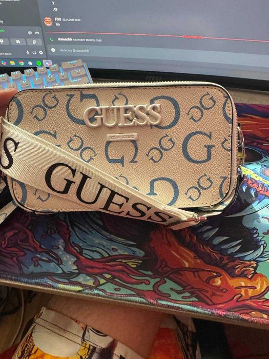 Сумочка Guess не ношенна