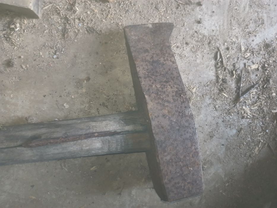 Antique Tools437598633822136321