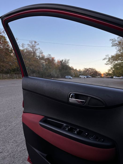 ЭКОНОМНЫЙ городской автомобиль  Hyundai i20, 2014 года