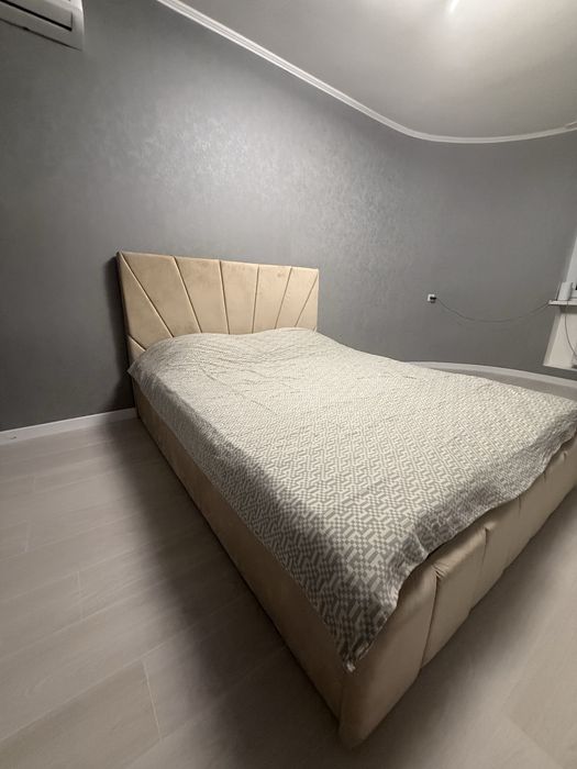 Ліжко з матрасом