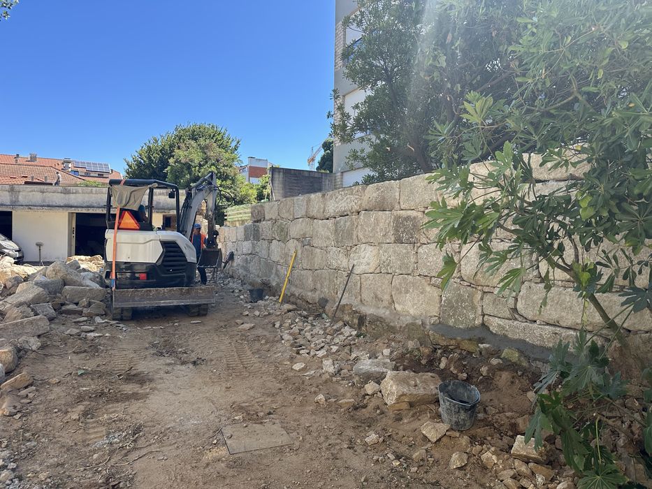 Construção Muros em pedra antiga