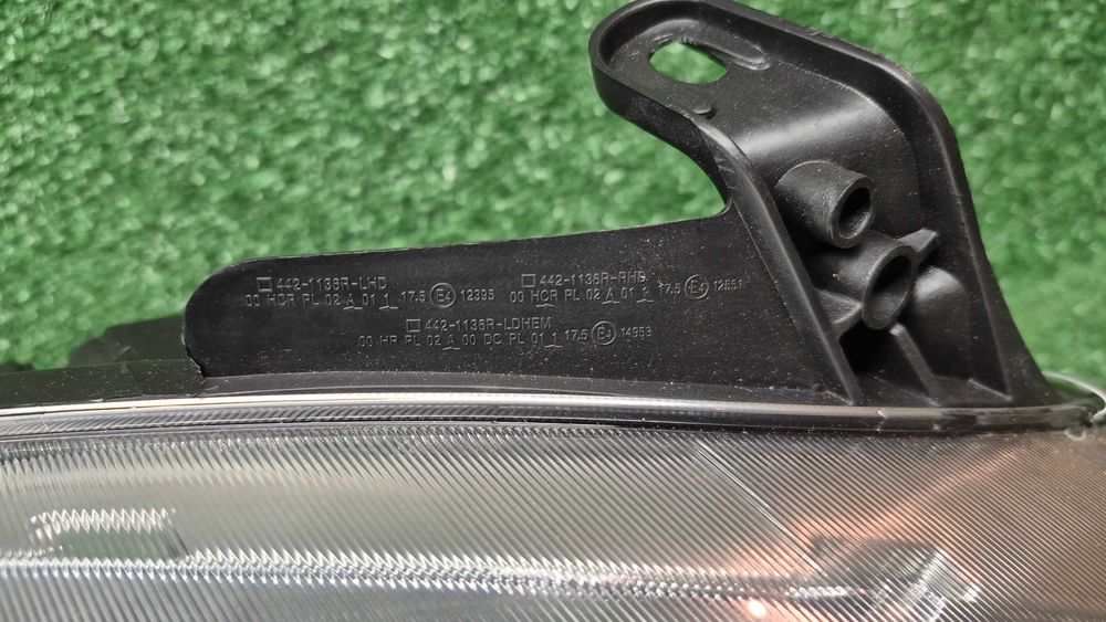 Otica Farol Frente Direito Opel Corsa C X01 Combo C 2000 a 2012 Ref. 442-1136R-LD-EM NOVO DEPO