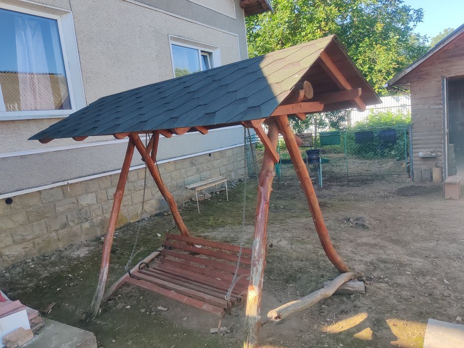 Продам Гойдалку ,потребує дрібного ремонту