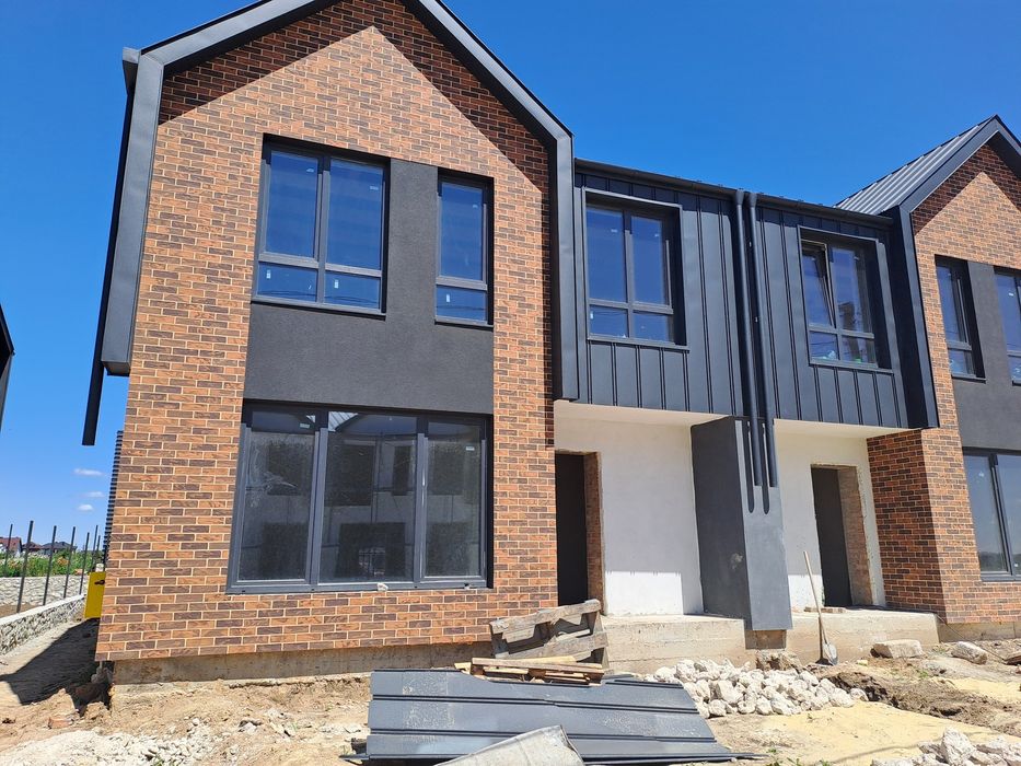 Продаж будинку у ЖК West house.