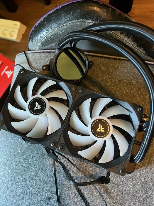 Cpu Cooler 240 liquid cooling como NOVO