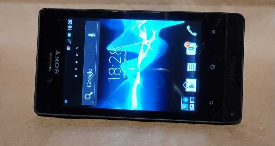 Sony Xperia miro ST 23 i +ładowarka bez simlock