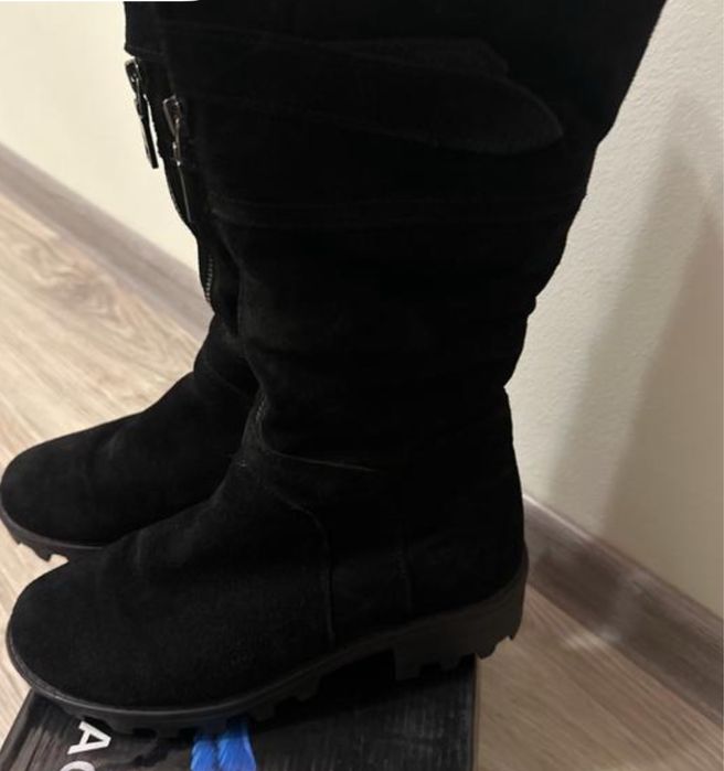 Чоботи жіночі (замшеві).