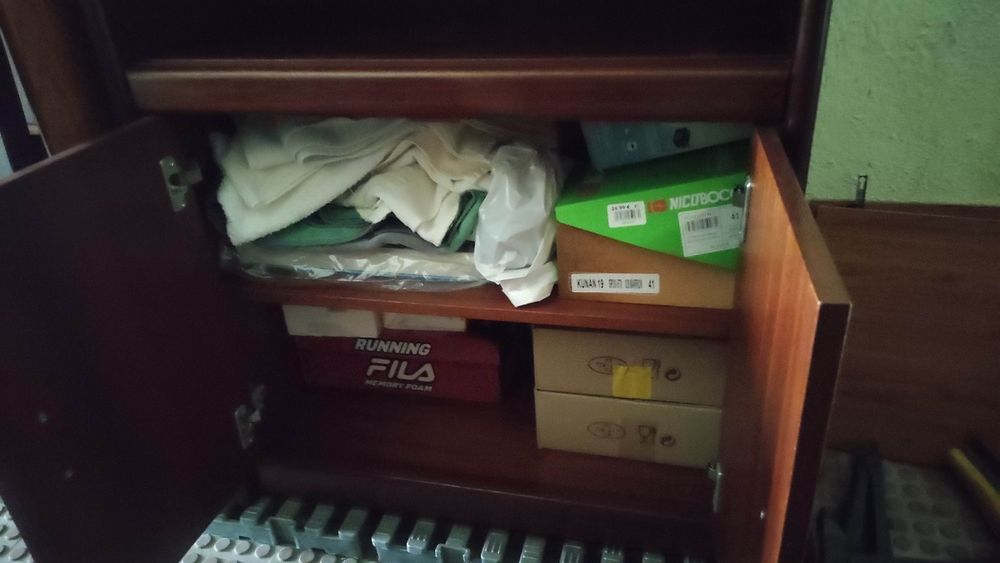 Cama  c estrado e móvel