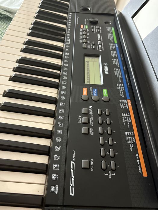 Piano Teclado Yamaha ES23