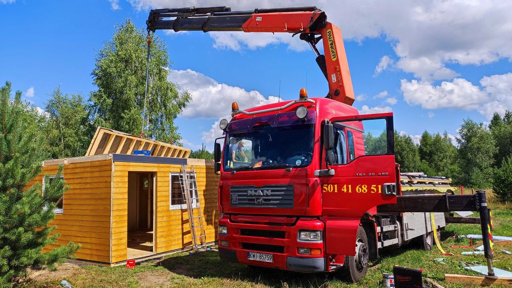 Transport ciężarowy skrzynia 8 m HDS 27  m