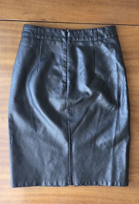 Жіноча шкіряна спідниця