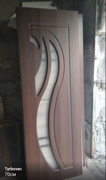 Двері міжкімнатні дерев'яні нові