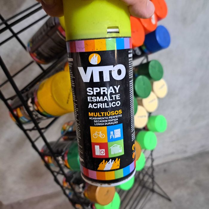 44 Latas de tinta Spray marca VITO 400ml + Suporte expositor metálico