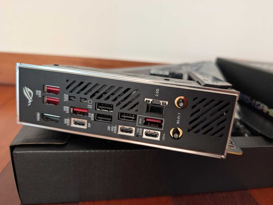 ASUS ROG Strix X870-I Gaming WiFi (Mini-ITX)