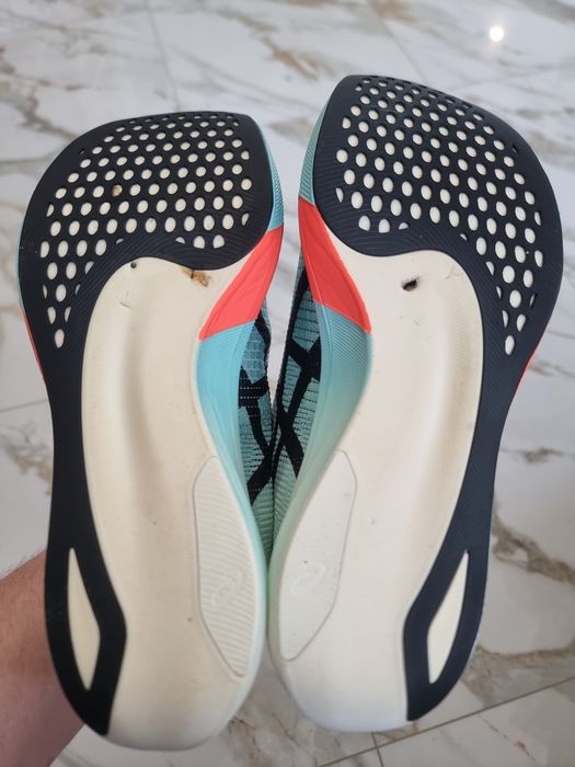 Оригінал 100% Кросівки Asics Metaspeed Sky Paris  EURO 41.5