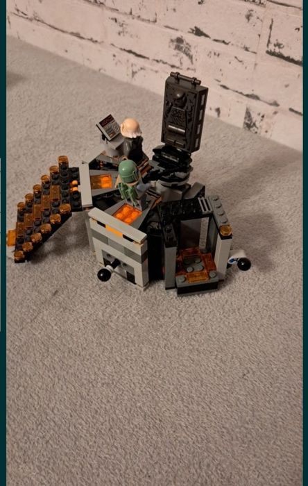 Klocki LEGO Star Wars Carbon-Freezing Chamber 75137