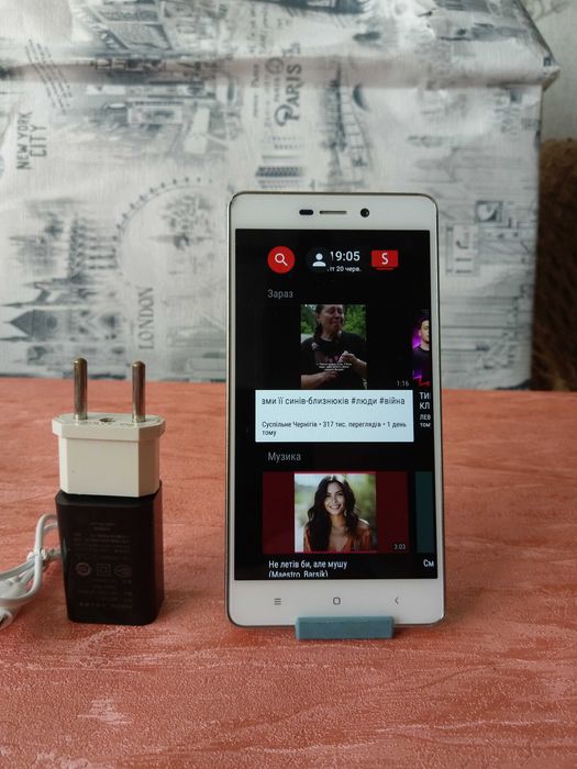 Смартфон Xiaomi Redmi 3 4G-в хорошем  и полностью рабочем состоянии