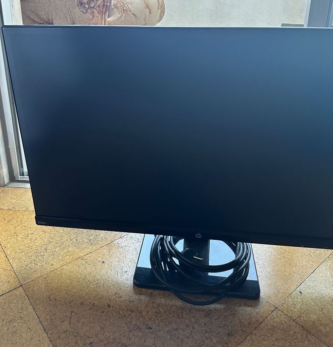 HP 27'' Monitor in excellent condition64284594078593120