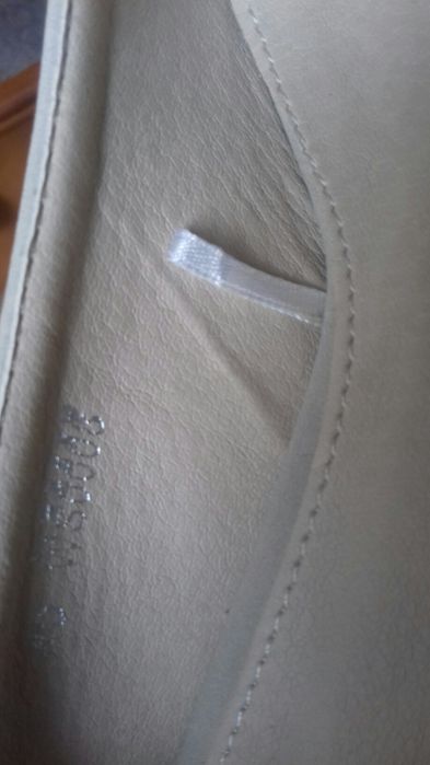 Beżowe nowe buty r.40