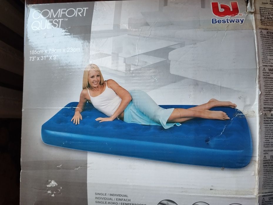 Надувний матрац з насосом