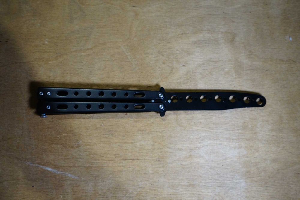 тренажер балісонг, метелик