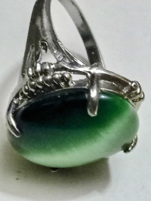 Кольцо перстень с камнем