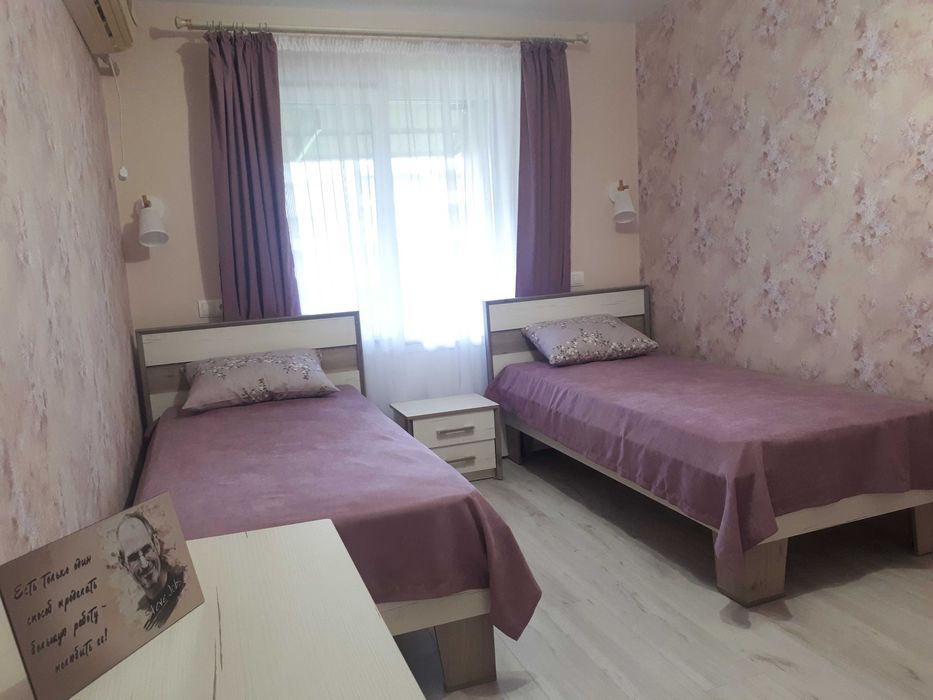 Біля басейну на 2 поверсі комфортна 2кім. квартира з затишною лоджією