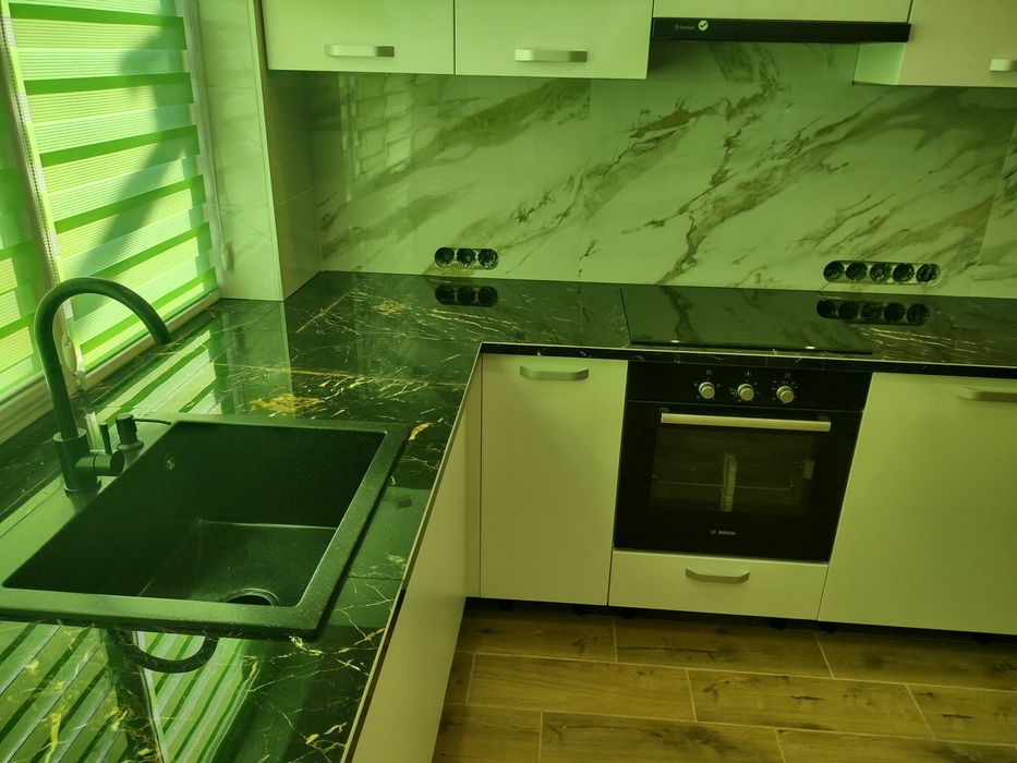 Столешница на кухню из керамогранита , мойкиа из керамогранита