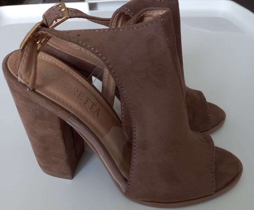 Жіночі босоніжки