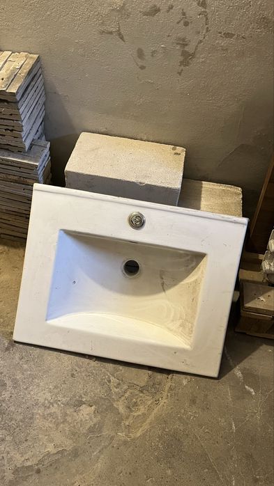 Umywalka łazienkowa 60cm