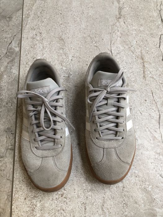 Кеди жіночі низькі adidas 37 розміру (замшеві)