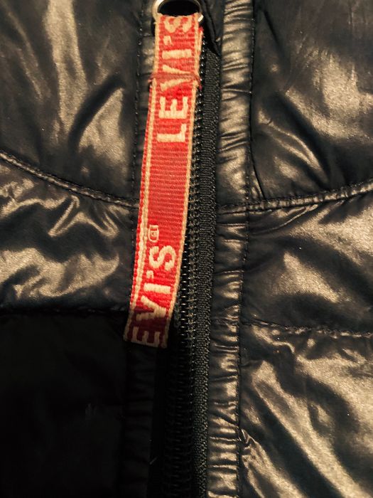 Levi’s Feather Jacket64551327628545122