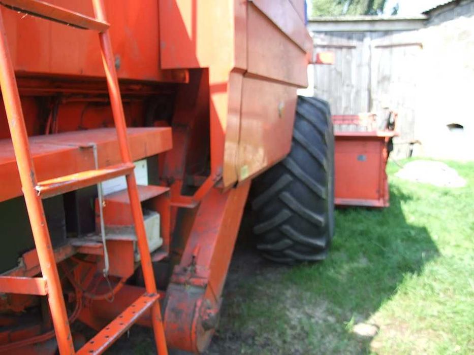 kombajn zbożowy bizon zo56