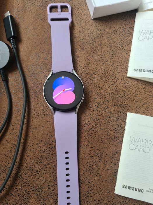 Смарт-часы Samsung Galaxy Watch 5 40mm, Новые, куплены в Европе